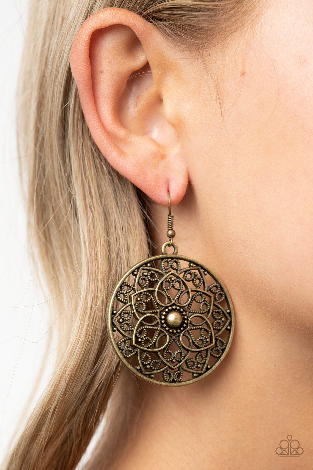 Paparazzi Accessories Earrings Petal Prana - Brass