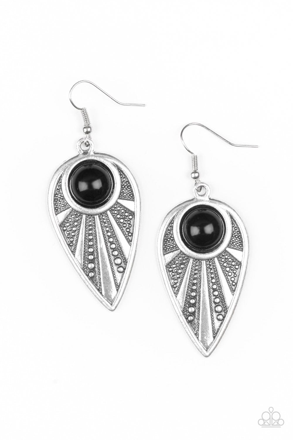 Paparazzi Accessories Earrings Take A WALKABOUT - Black