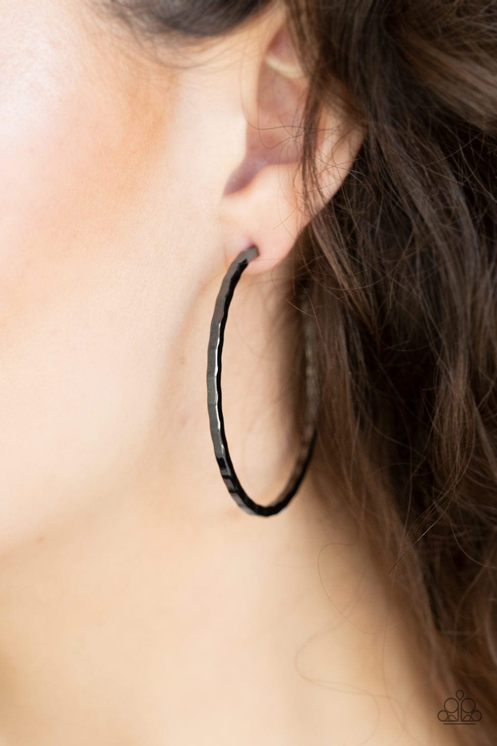 Paparazzi Accessories Earrings Totally Throwback - Black