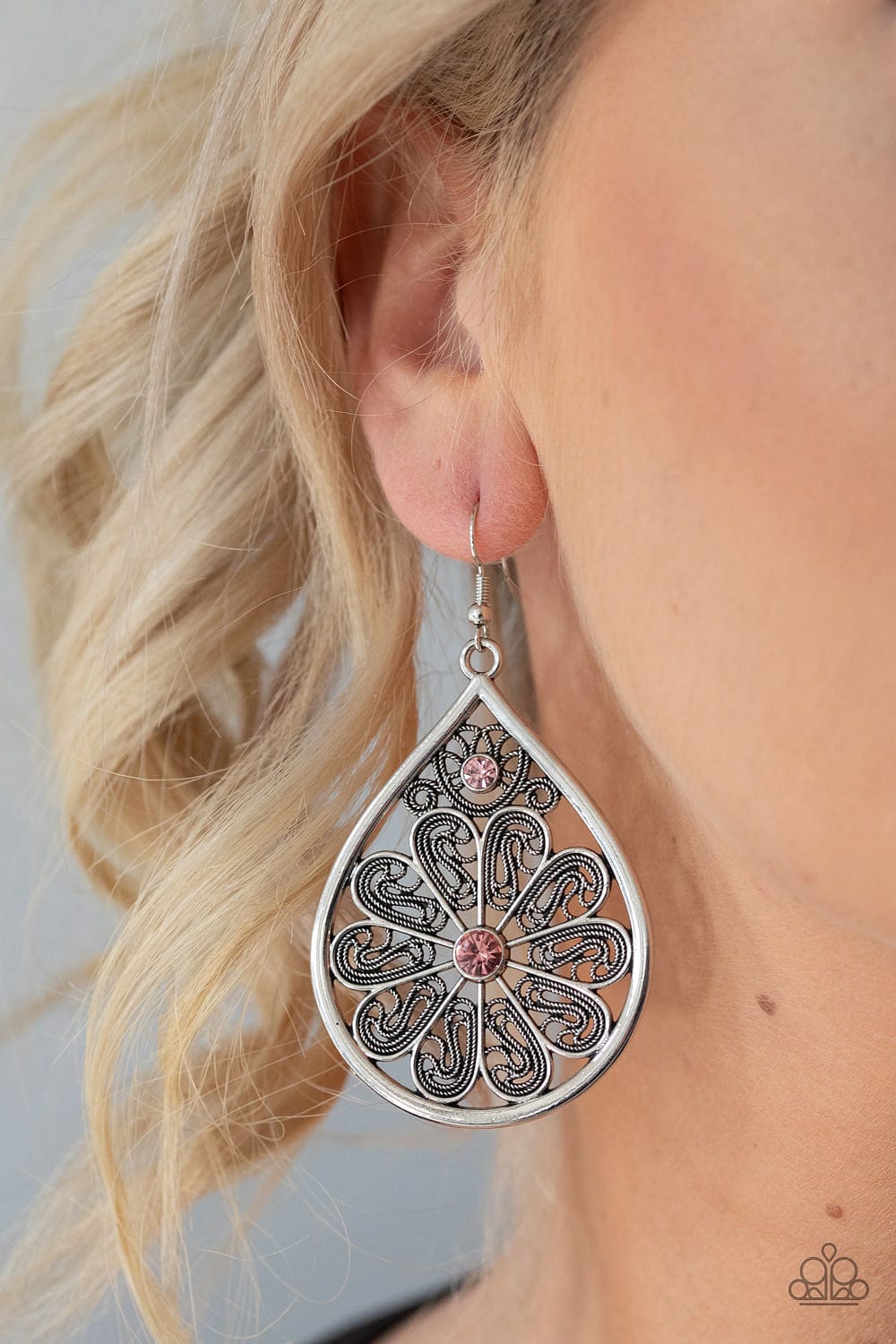 Paparazzi Accessories Earrings Whimsy Dreams - Pink