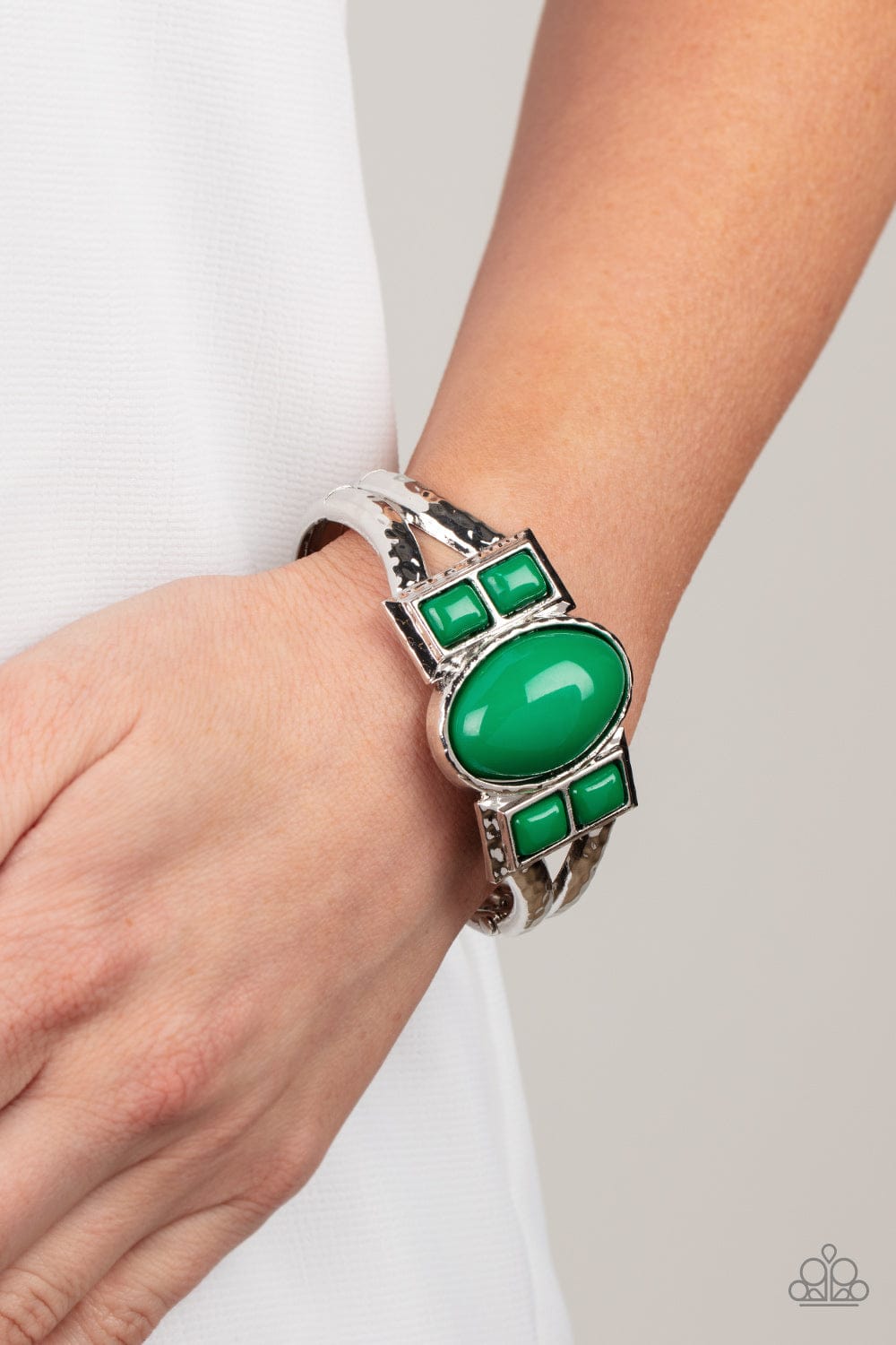 Paparazzi Accessories Jewelry A Touch of Tiki - Green