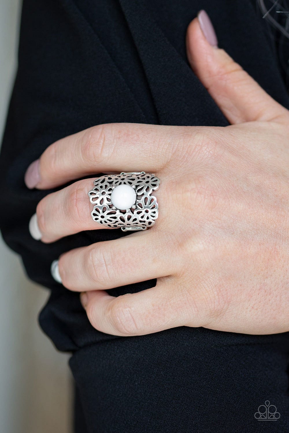 Paparazzi Accessories Ring Flower Shower - White