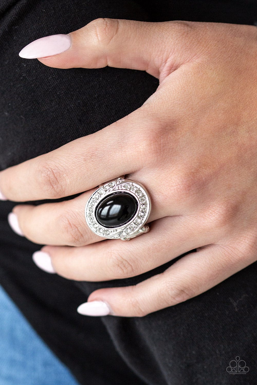 Paparazzi Accessories Ring The ROYALE Treatment - Black