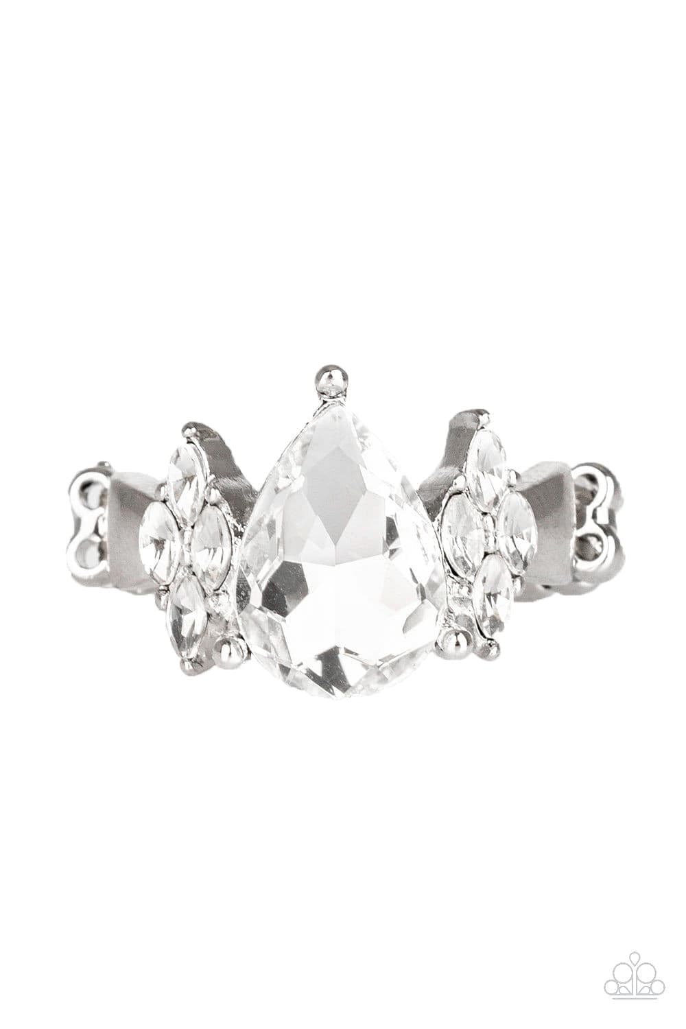 Paparazzi Accessories Ring Yas Queen - White