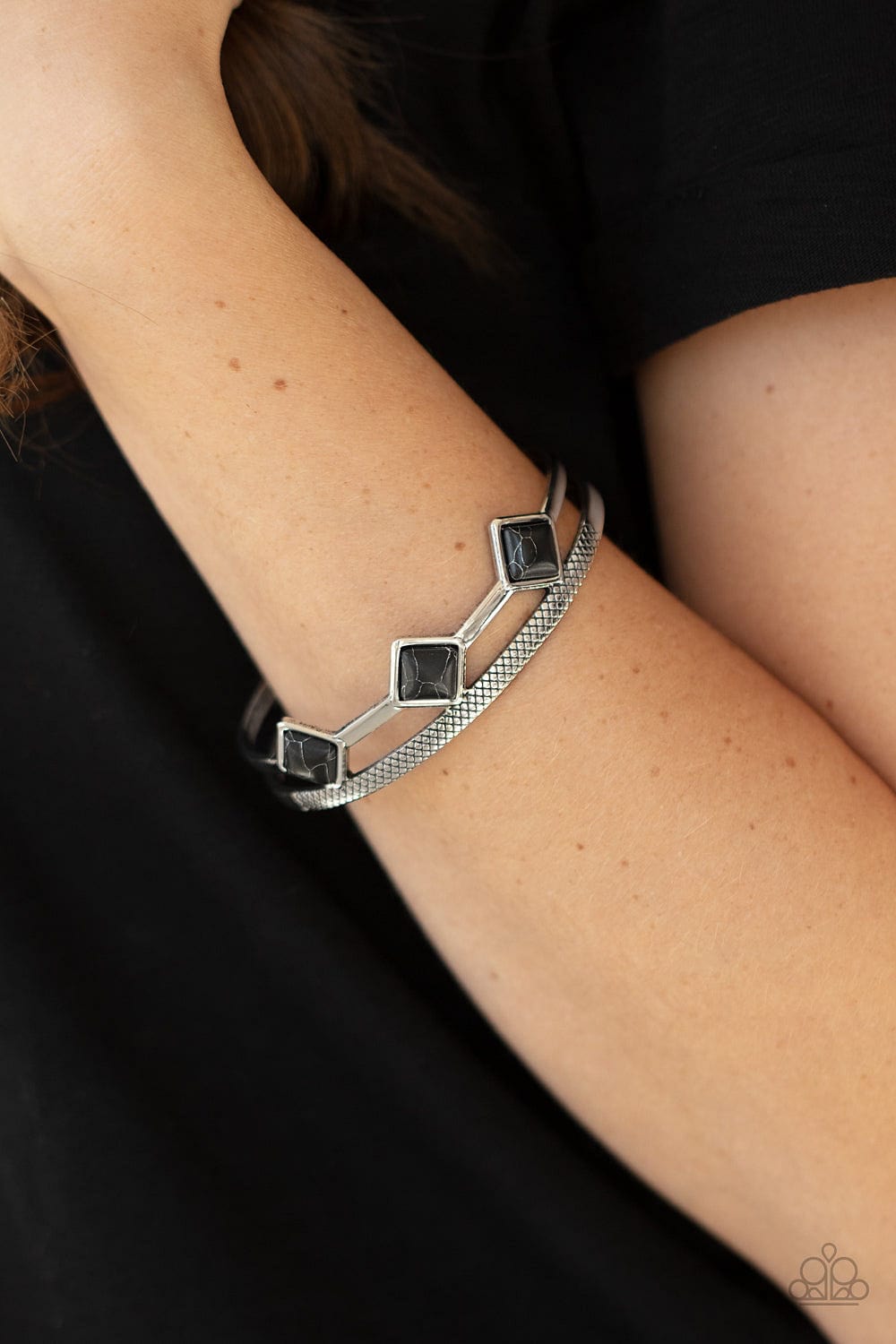 Paparazzi Accessories Bracelet Adobe Ascension - Black