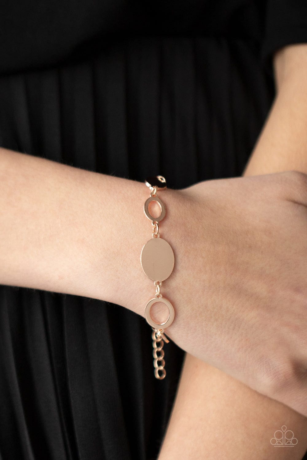 Paparazzi Accessories Bracelet OVAL and Out - Rose Gold