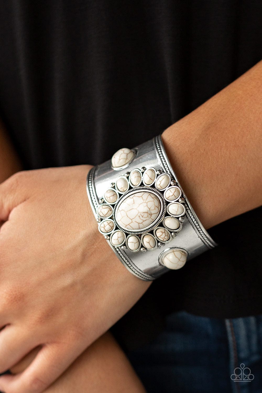 Paparazzi Accessories Bracelet Room To Roam - White