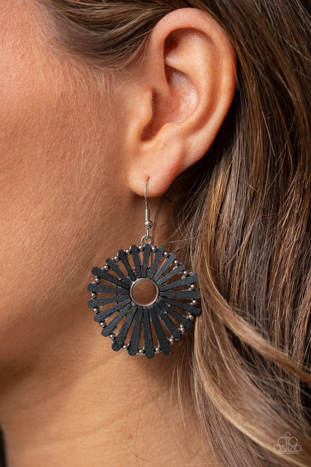 Paparazzi Accessories Earring SPOKE Too Soon - Black