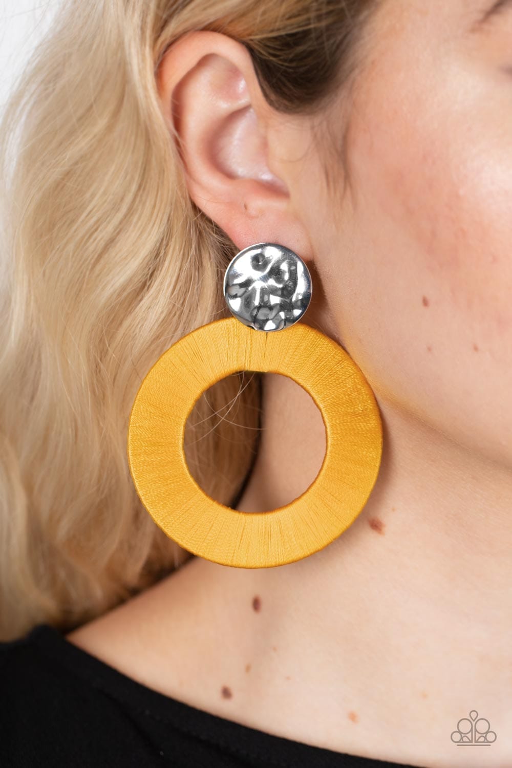Paparazzi Accessories Earring Strategically Sassy - Yellow
