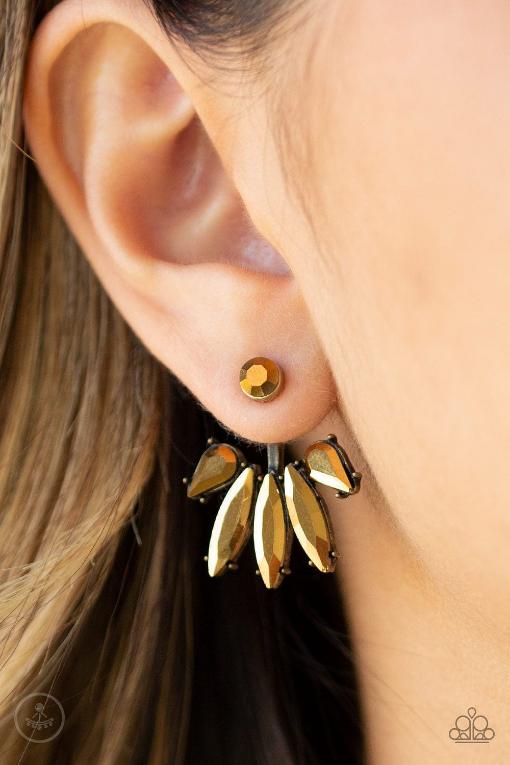 Paparazzi Accessories Earring Stunningly Striking - Brass