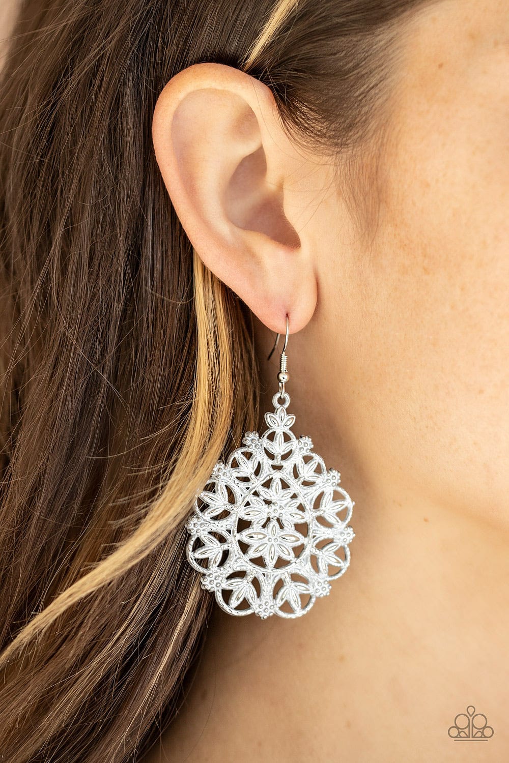 Paparazzi Accessories Earrings Floral Affair - White