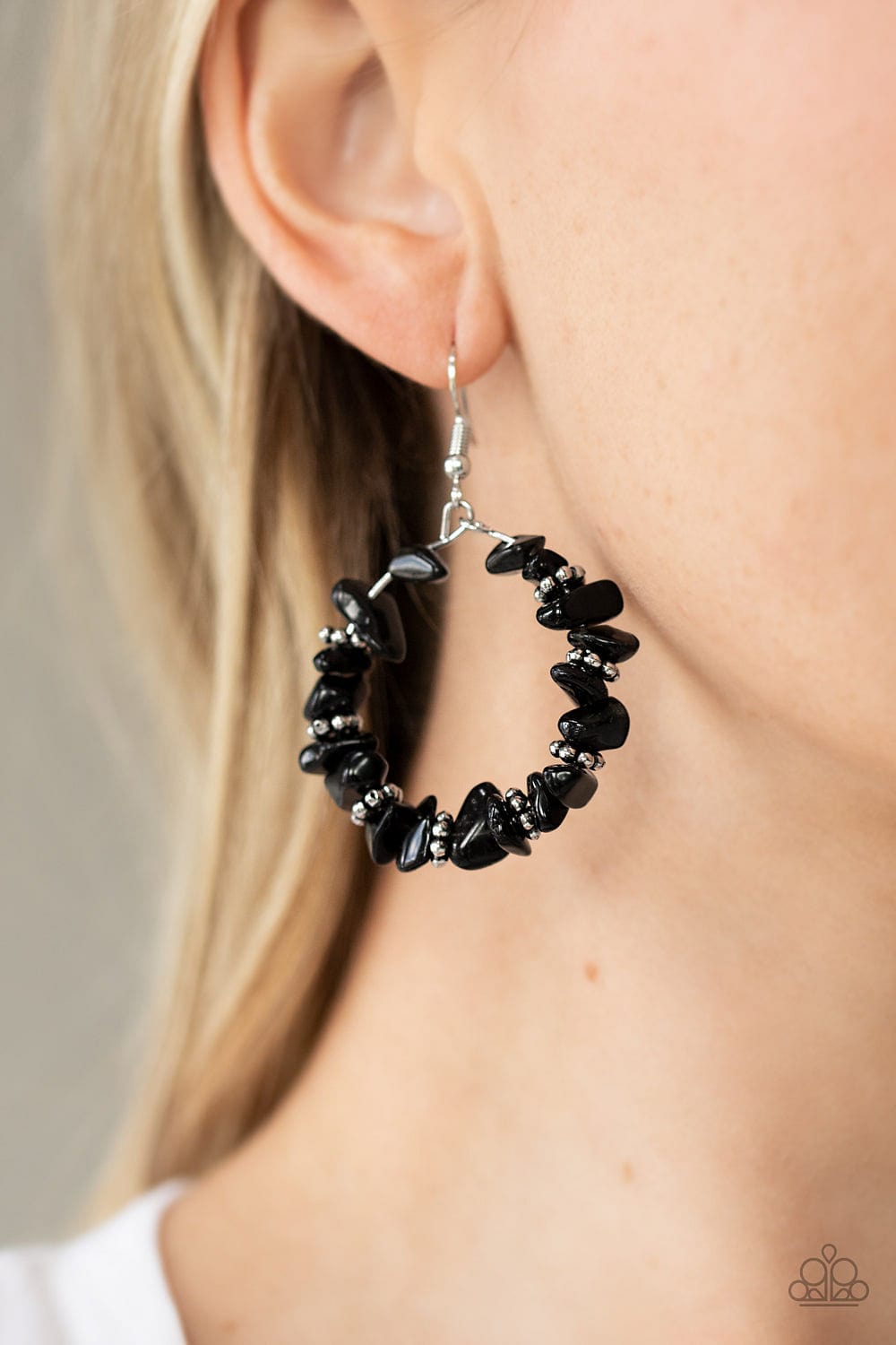 Paparazzi Accessories Earrings Going for Grounded - Black
