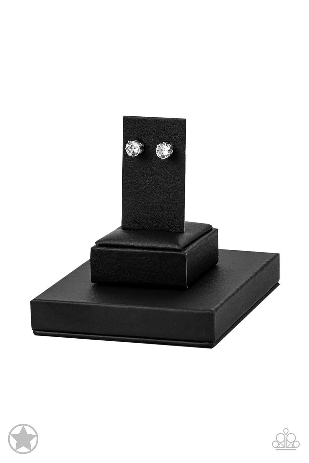 Paparazzi Accessories Earrings Just In TIMELESS - White