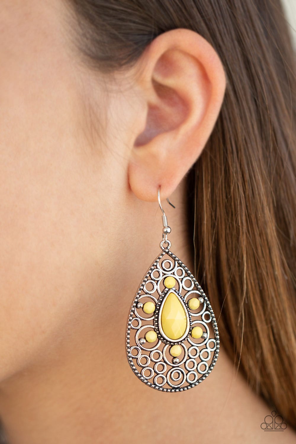 Paparazzi Accessories Earrings Modern Garden - Yellow