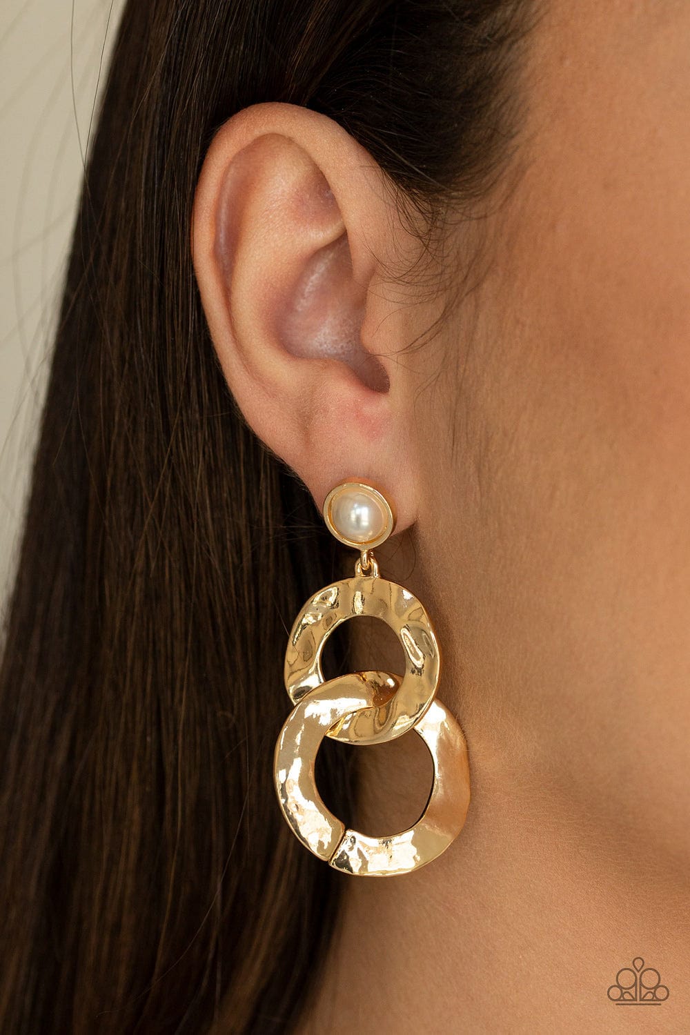 Paparazzi Accessories Earrings On Scene - Gold