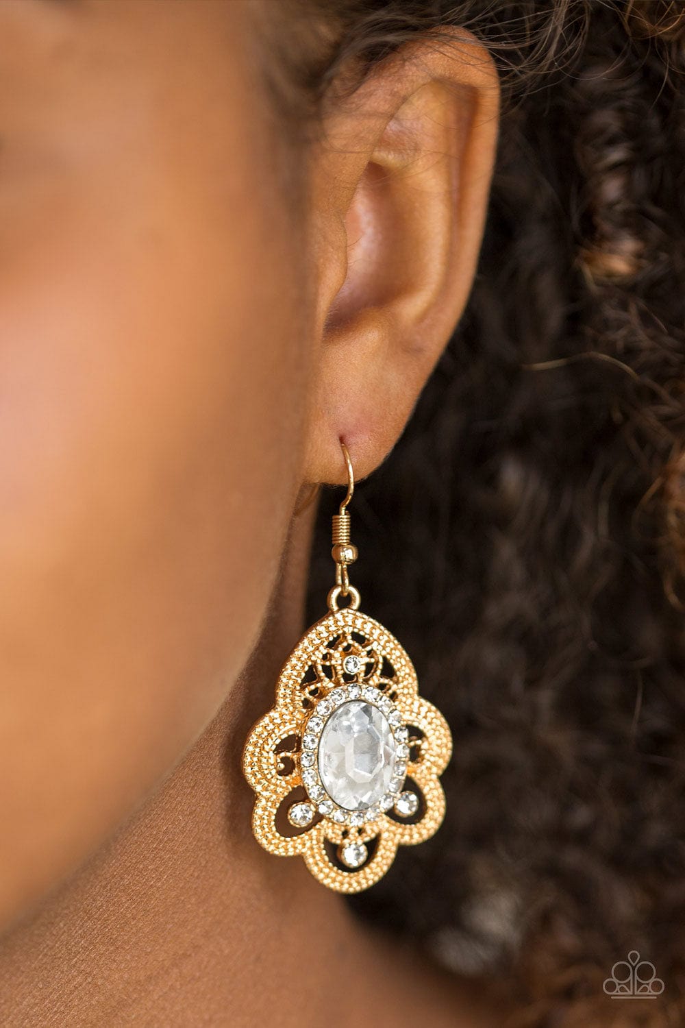 Paparazzi Accessories Earrings Reign Supreme - Gold