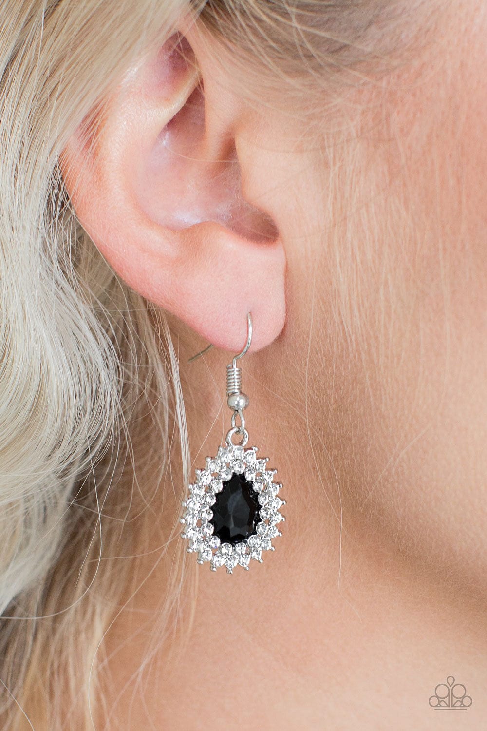 Paparazzi Accessories Earrings Star-Crossed Starlet - Black