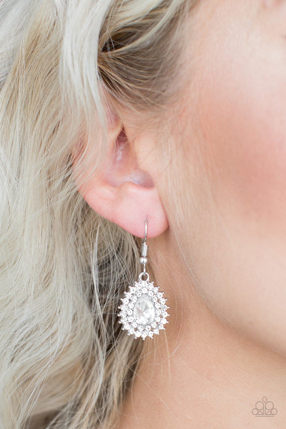 Paparazzi Accessories Earrings Star-Crossed Starlet - White