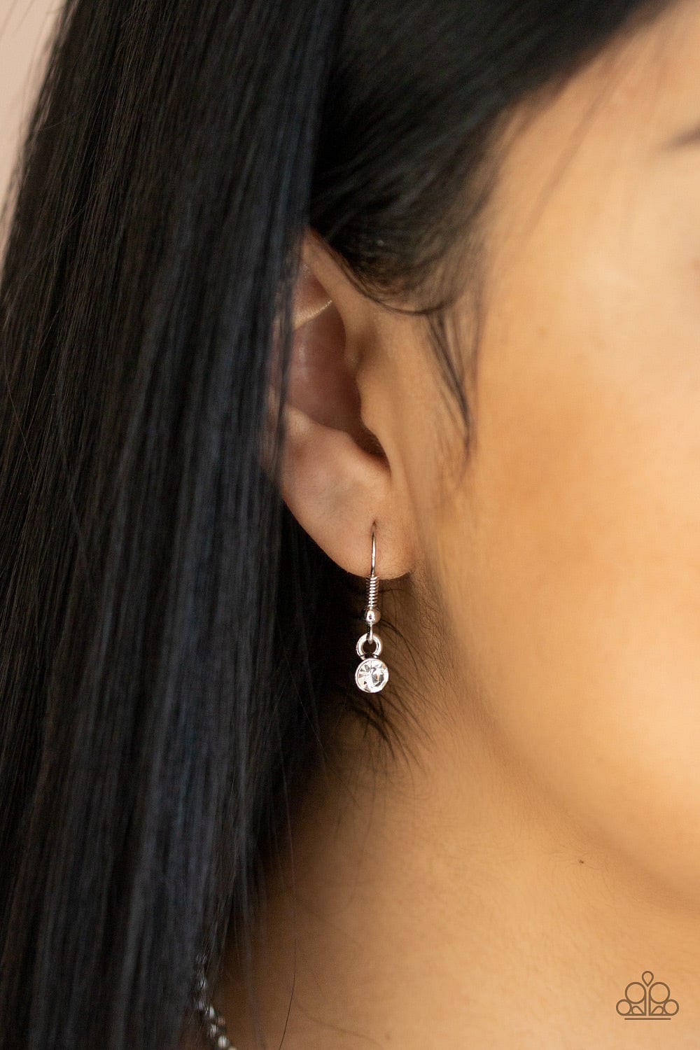 Paparazzi Accessories Necklace Modern Day Moonshine - White