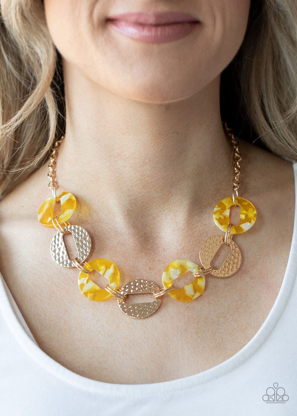 Paparazzi Accessories Necklace Retro Retrograde - Yellow
