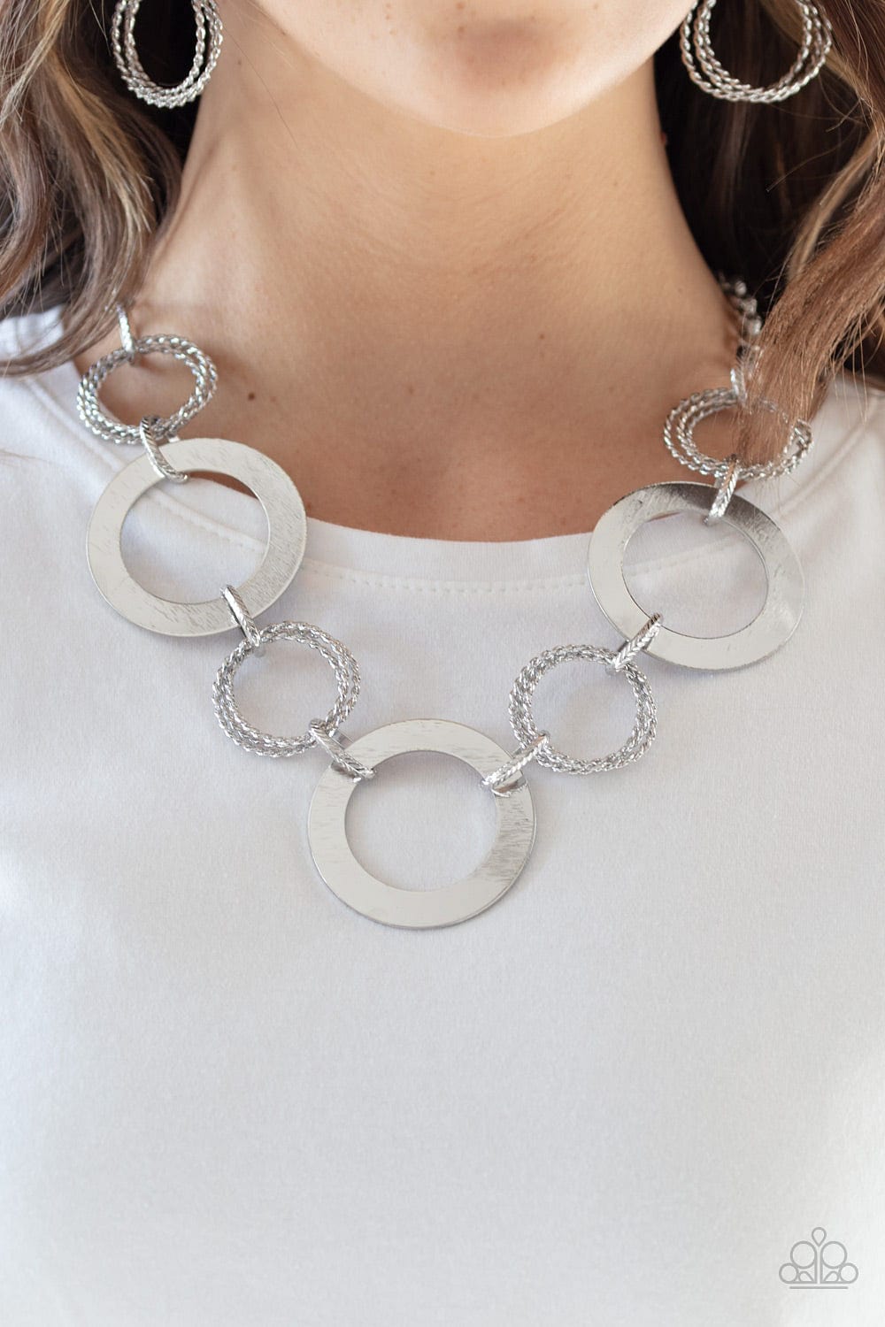 Paparazzi Accessories Necklace Ringed in Radiance - Silver
