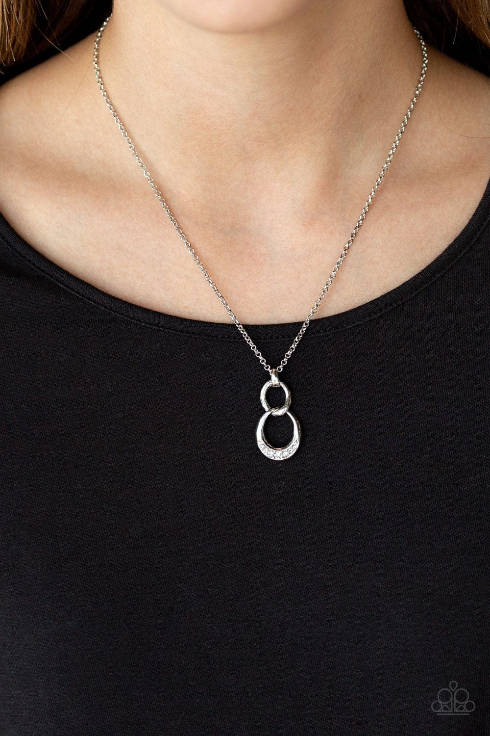 Paparazzi Accessories Necklace Rockefeller Royal - White