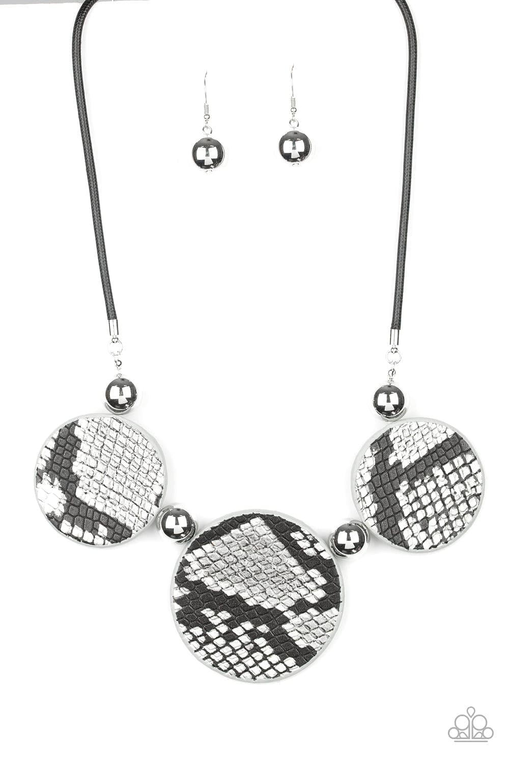 Paparazzi Accessories Necklace Viper Pit - Black