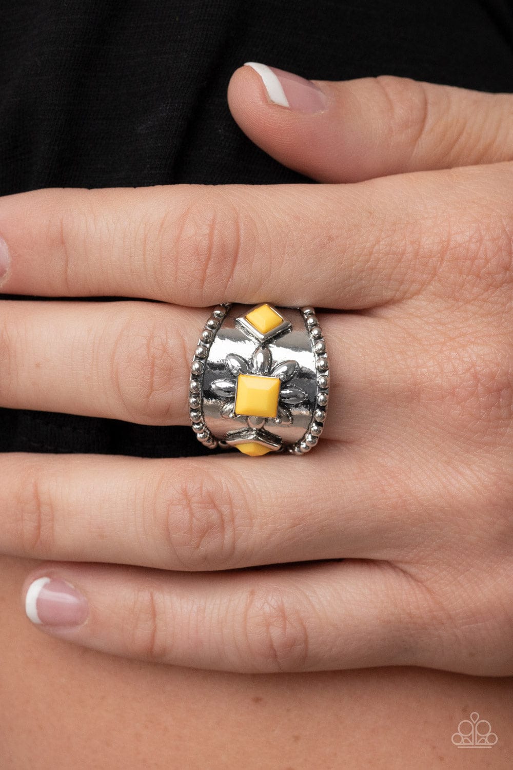 Paparazzi Accessories Ring Daisy Diviner - Yellow