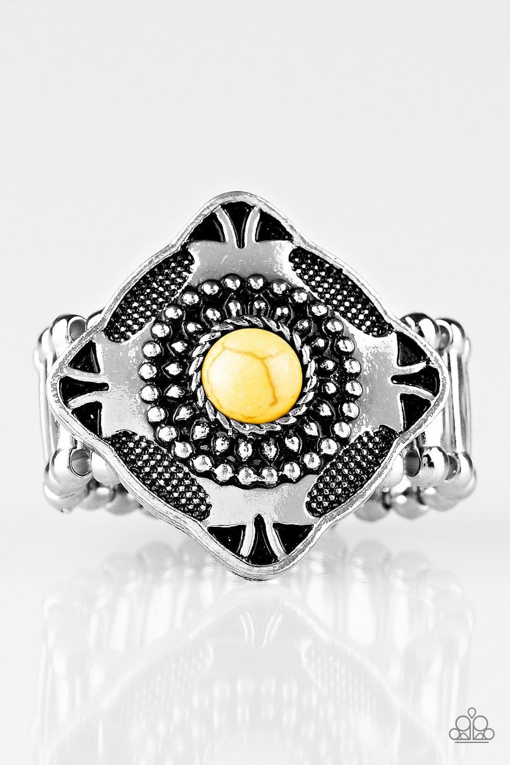 Paparazzi Accessories Ring Four Corners Fashion - Yellow