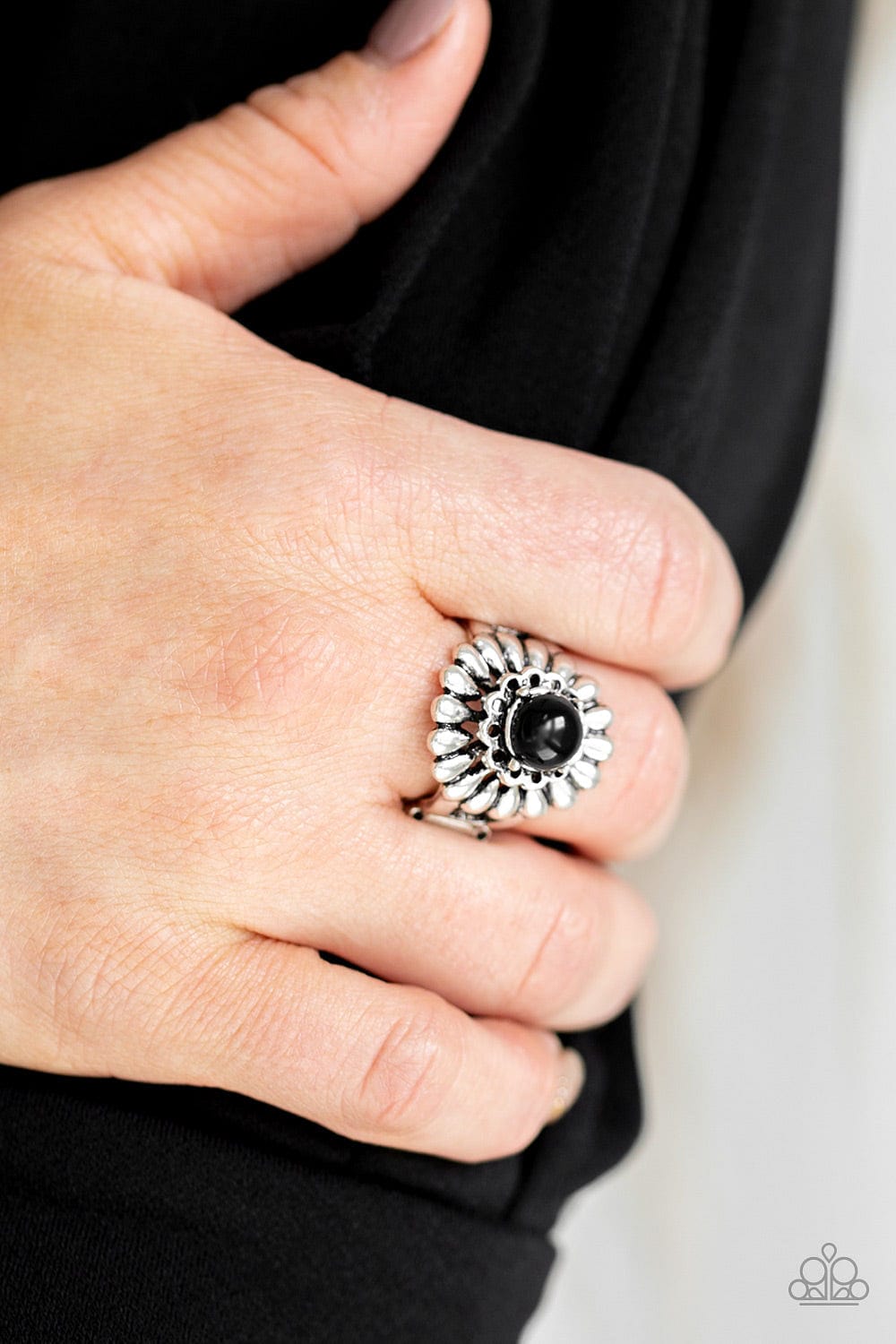 Paparazzi Accessories Ring Poppy Pep - Black