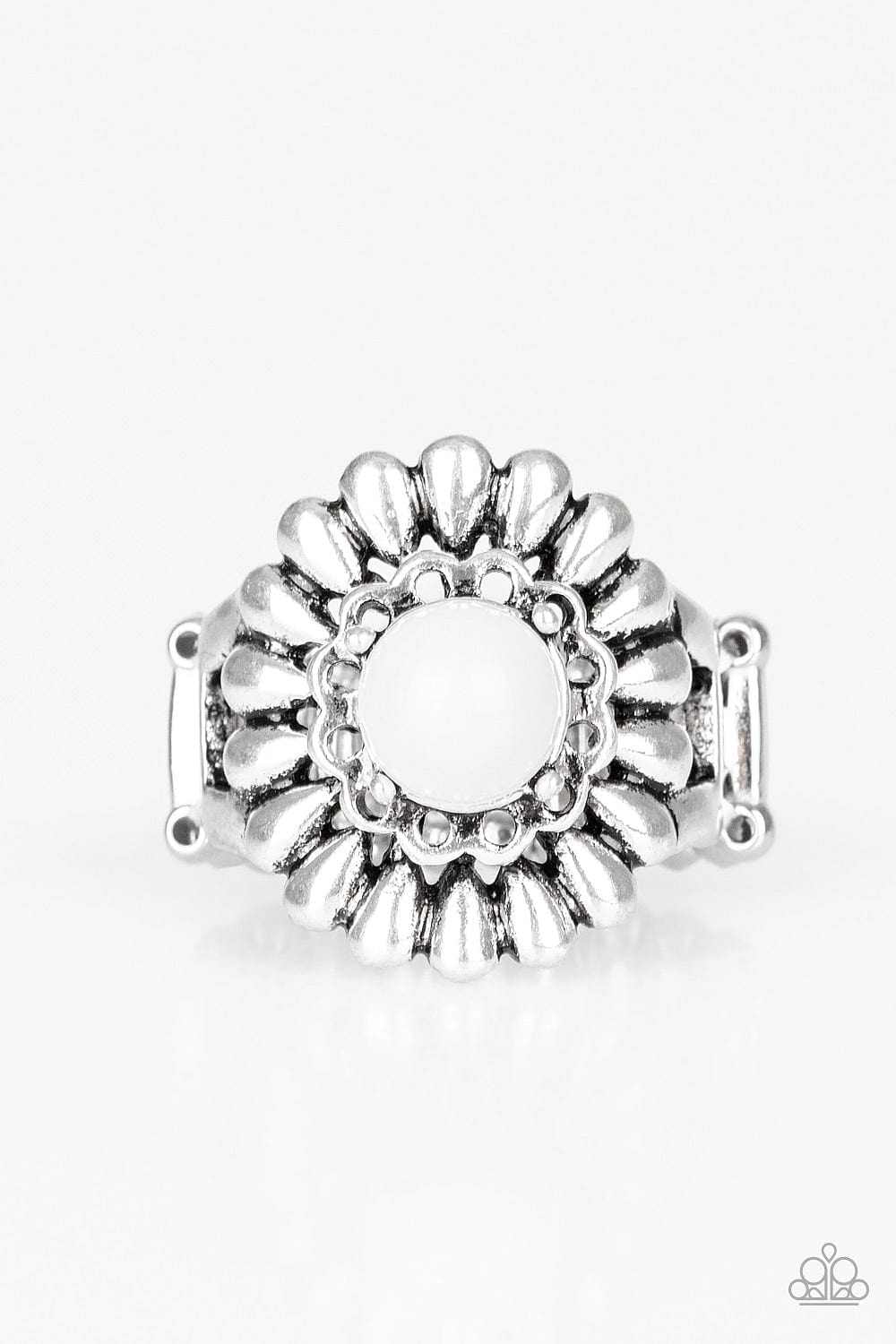 Paparazzi Accessories Ring Poppy Pep - White