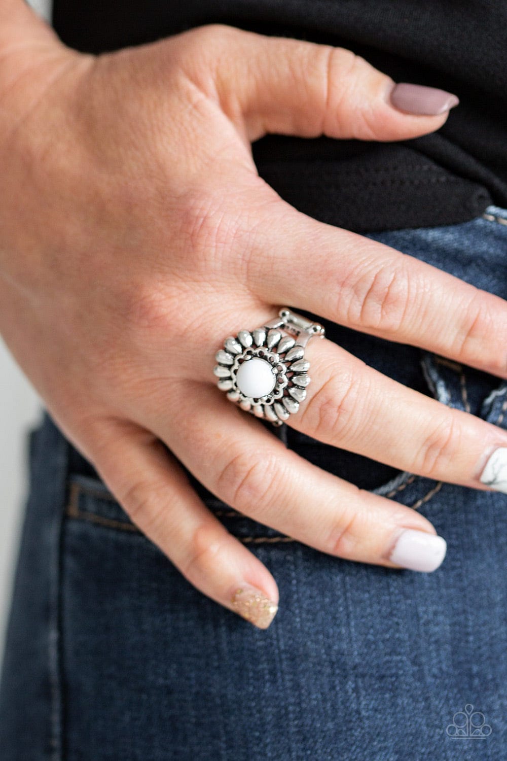 Paparazzi Accessories Ring Poppy Pep - White